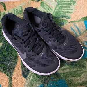 Women Nike Shoes- size 6